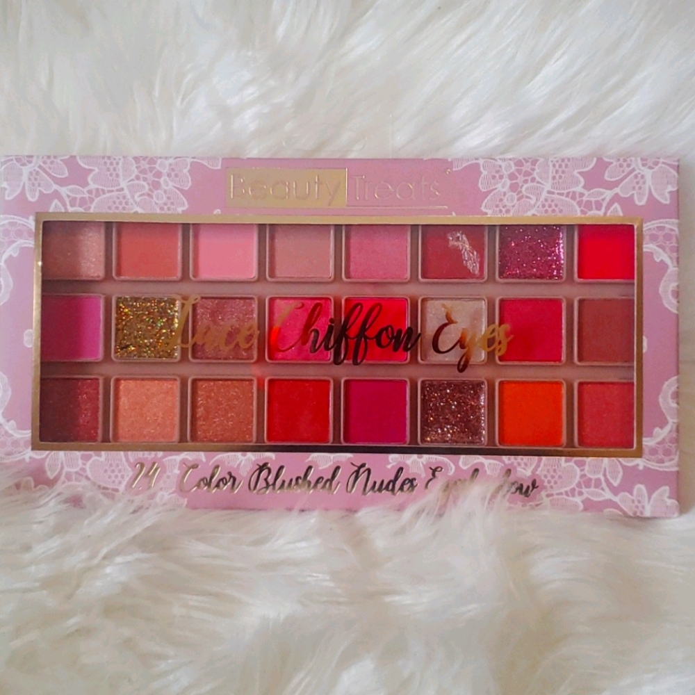 Blushed nudes eyeshadow lace chiffon eyes
